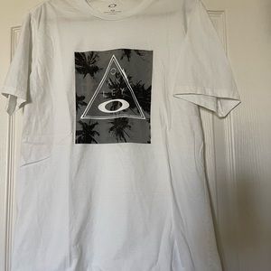 Oakley mens shirt size M